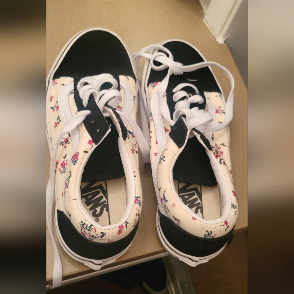 Vans shoes size 8